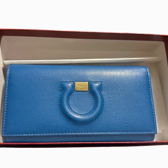 SALVATORE FERRAGAMO Cobalt Blue Wallet on Chain - NEW! - Picture 2 of 8